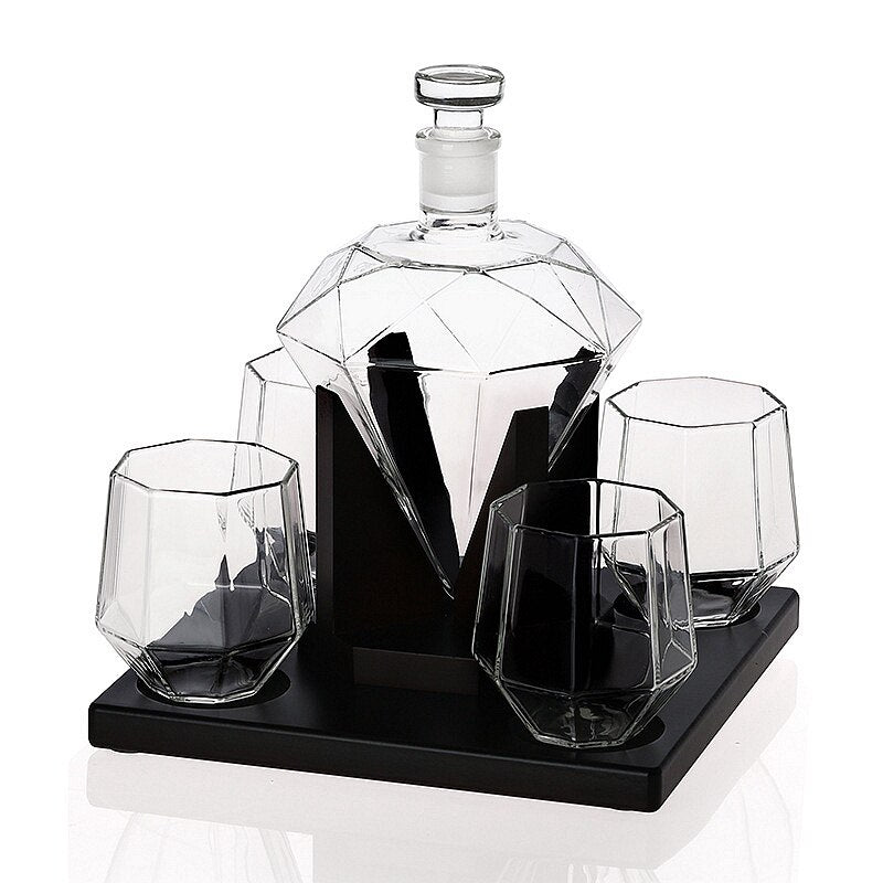 diamond drinking vessel with 4 cups whiskey wine set