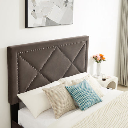 Beautiful brass studs adorn the headboard, strong wooden slats + metal legs with Electroplate